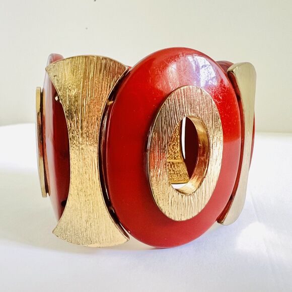 70s Vintage Red Resin / Goldtone Metal Stretch Statement Bracelet Modernist - Picture 5 of 11